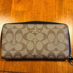 Coach signature wallet